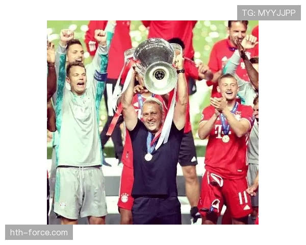 莱万多夫斯基忆拜仁六冠王巅峰:携手团队缔造足坛传奇 莱万多夫斯基忆拜仁六冠王巅峰:携手团队缔造足坛传奇