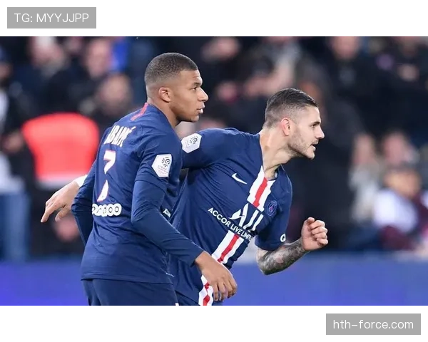 列日锋线火力全开，赛季表现亮眼引球迷热议