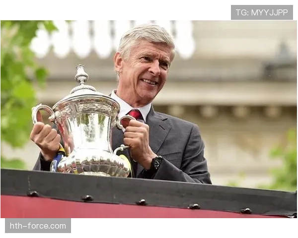 孔帕尼与范迪克在防线稳定性上出现分散结构趋势