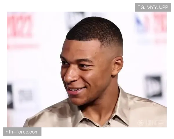 姆巴佩随手背的那只“书包”，外形平平但价格估计能交我两年房租